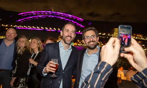 World Congress on Endometriosis - delegates Sydney Harbour Bridge