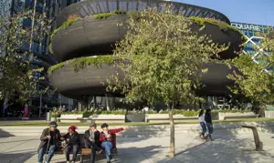 A Barangaroo 20 People On Park Bench Barangaroo House INSW