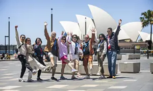 Cs 20230502 Amway Indonesia Leadership Seminar 2022 12 Waving Outside Opera Hou